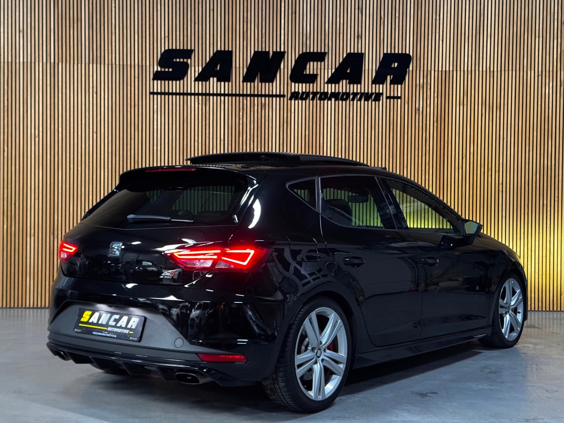 Seat Leon 2.0 TSI Cupra 290 Connect PANO|AMBIENT|CAMERA|DAB|, Auto's, Seat, 15 km/l, Gebruikt, Zwart, 4 cilinders
