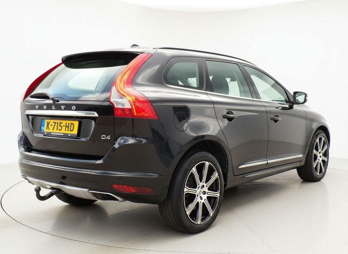 Volvo XC60 2.0 D4 FWD Summum Automaat/Leer/Camera!, Auto's, Euro 6, 1969 cc, Zwart, Leder