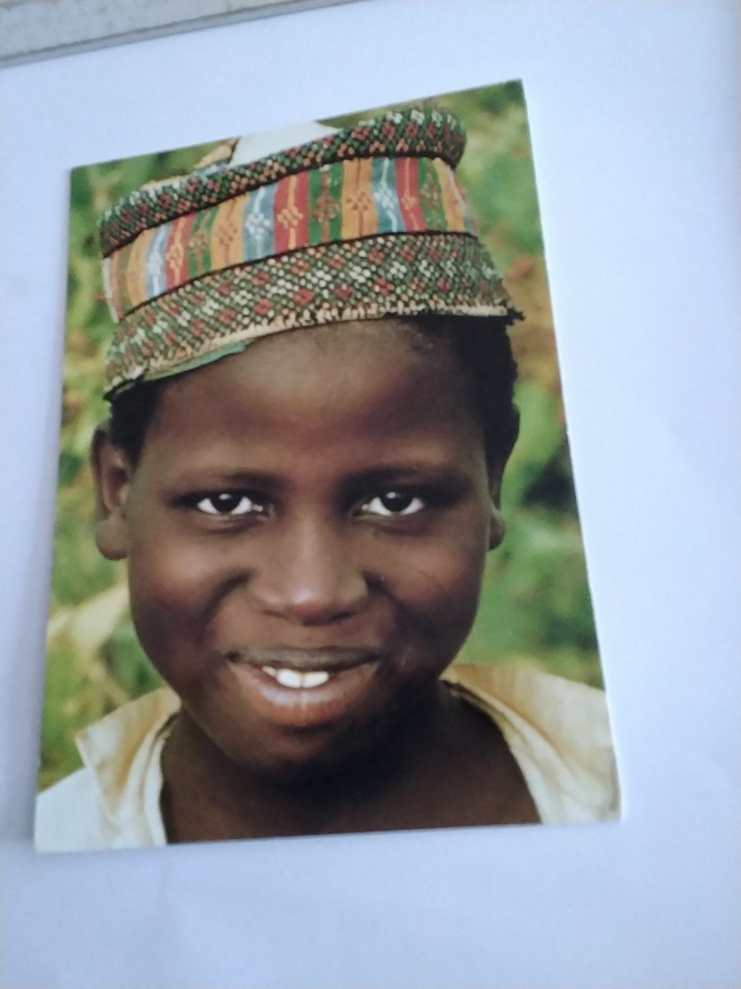 Vintage Ansichtkaart Nigeria - Jongen met Hoofddeksel (1993), Ophalen of Verzenden, 1980 tot heden, Gelopen