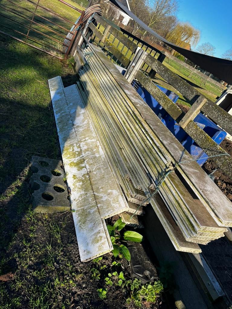 100 meter kunstof planken, Doe-het-zelf en Verbouw, Platen en Panelen, Ophalen, Zo goed als nieuw