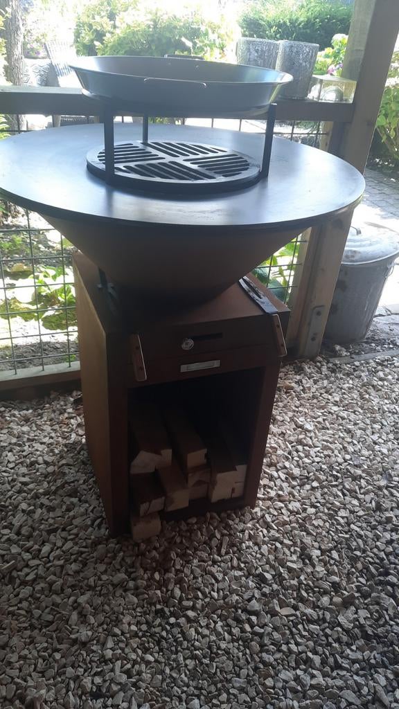 Robuuste BQ  met opslagruimte, Tuin en Terras, Ophalen of Verzenden