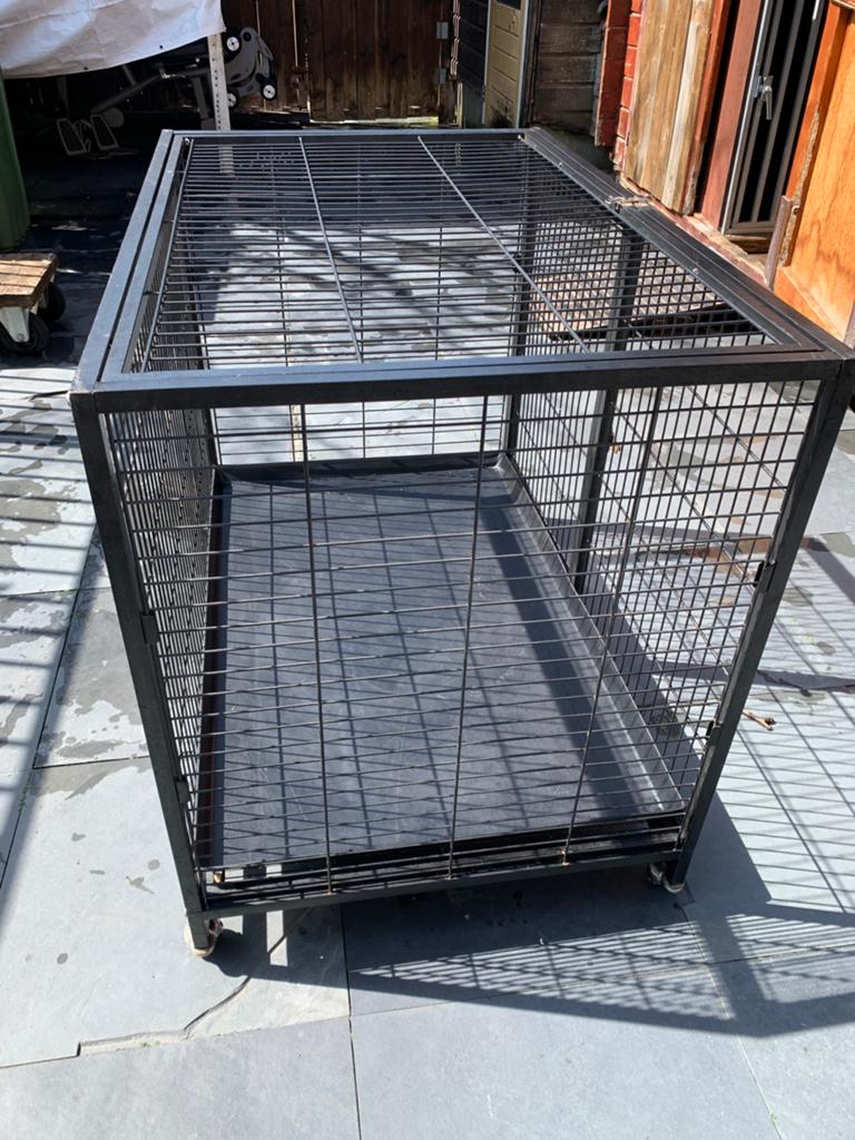 Hondenbench op wieltjes, Ophalen, Zo goed als nieuw, 75 tot 110 cm, 65 tot 100 cm
