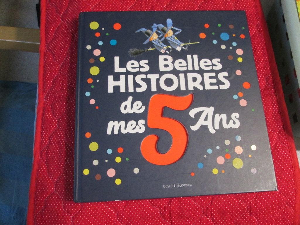 Frans sprookjes boek Les belles histoires de mes 5 ans, Boeken, Ophalen of Verzenden, Zo goed als nieuw, Sprookjes