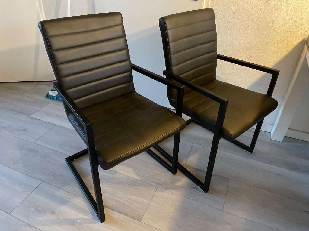 Tekoop: zgan 4 mooie eettafel stoelen. Donker grijs / zwart, Huis en Inrichting, Ophalen, Zwart, Zo goed als nieuw, Vier