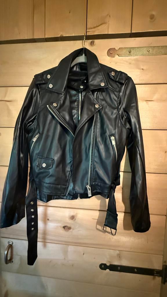 3-delige zwarte leatherlook set – rok, jasje & gilet, YBS, Zwart, Kamille, Zo goed als nieuw