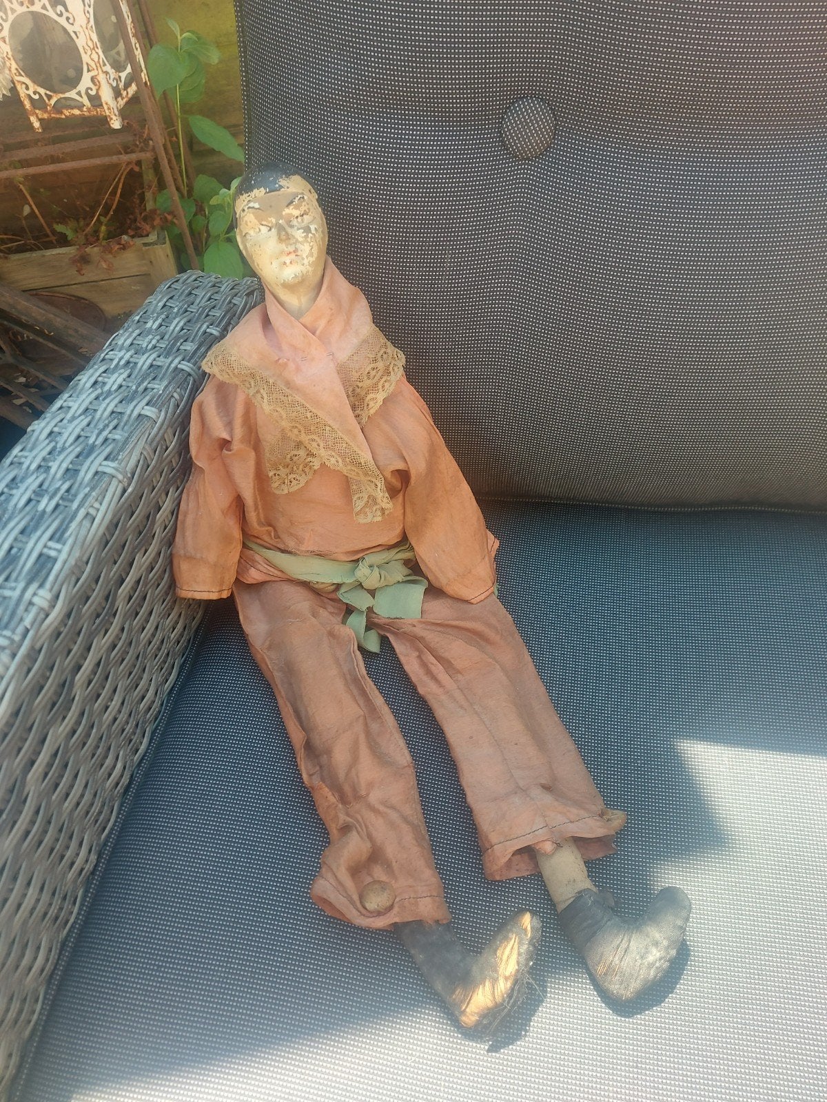 Bijzondere oude sleetse Franse Brocante Pierrot Sofa-Doll, Ophalen of Verzenden