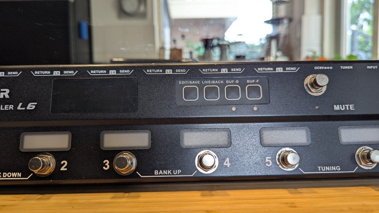 Mooer L6 Pedal Controller - 6 kanalen, tuner, 36 presets, Ophalen of Verzenden, Gebruikt, Overige typen