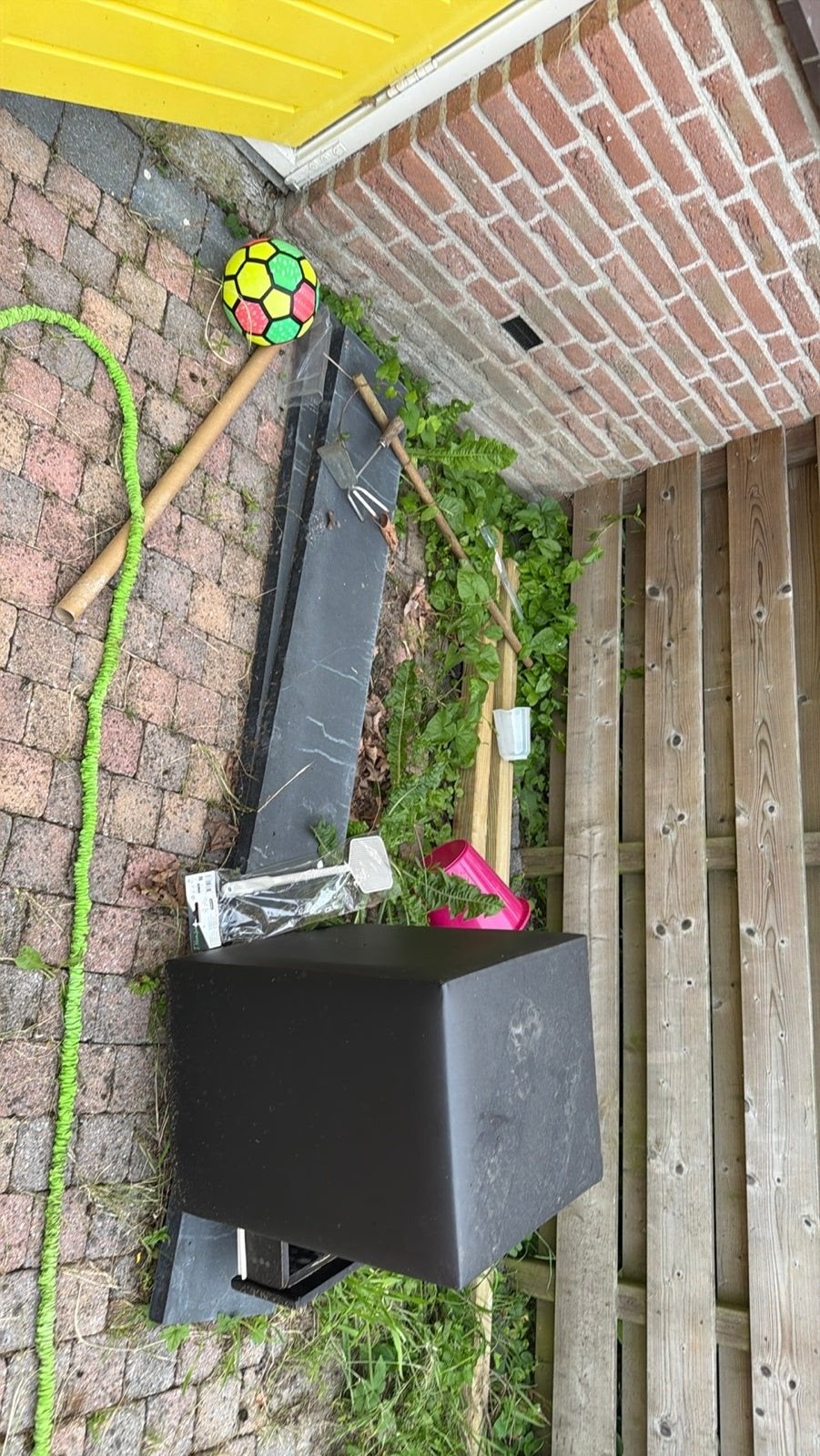 2 x betonnen platen gratis, Tuin en Terras, Ophalen, Gebruikt, Minder dan 180 cm, Palen