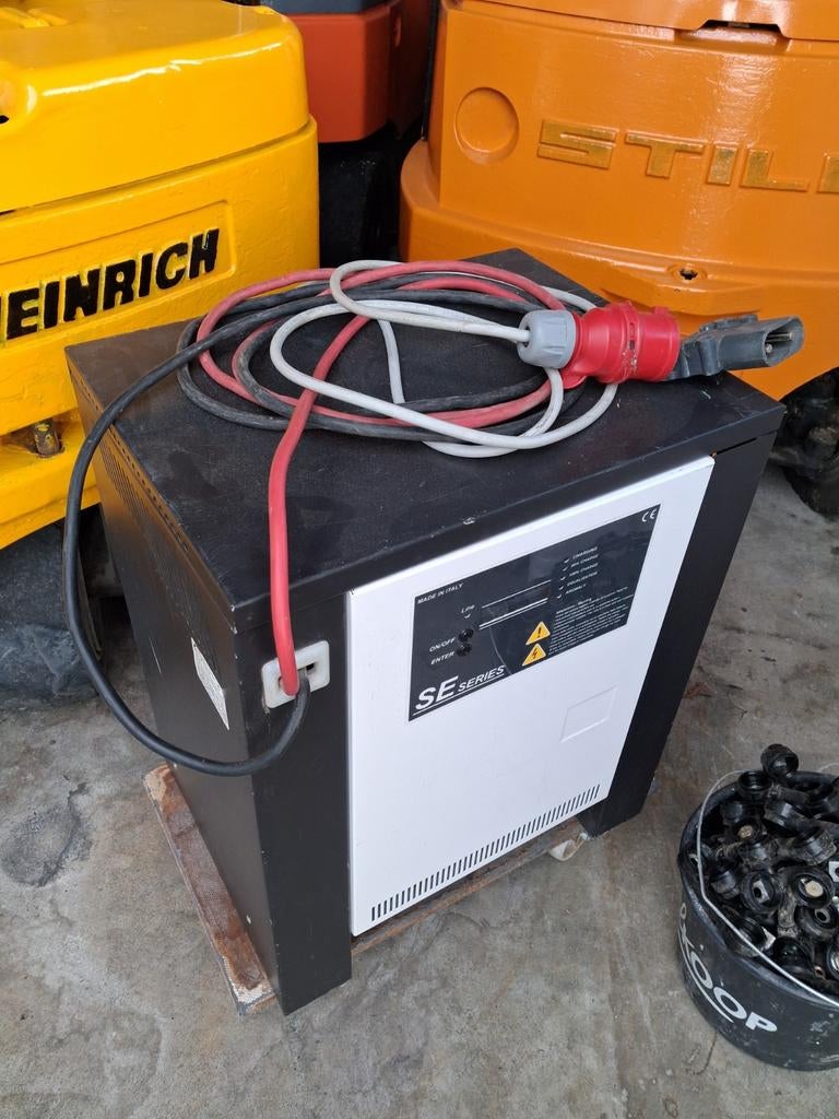 Heftrucklader acculader  heftruck lader 80/48/24 volt, Ophalen of Verzenden, 250 ampère of meer, Overige typen