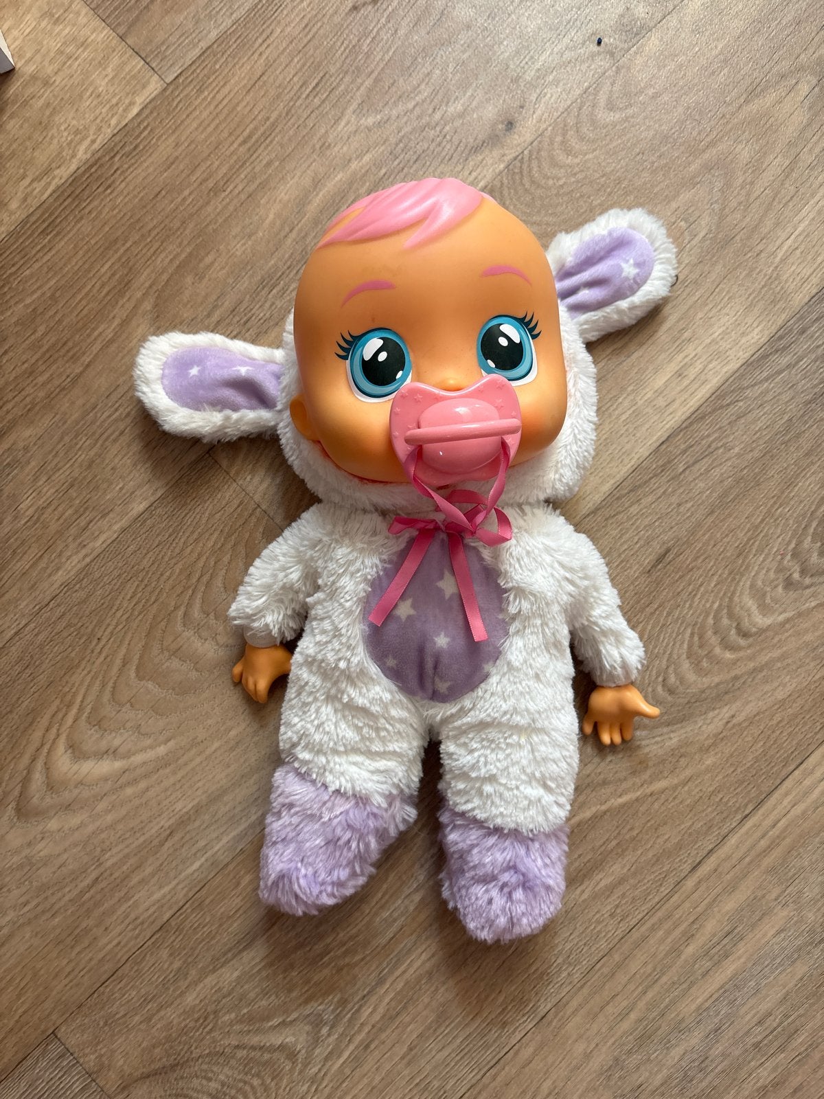 Cry Babies Lammetje Knuffelpop, Kinderen en Baby's, Speelgoed | Poppen, Ophalen, Gebruikt, Babypop