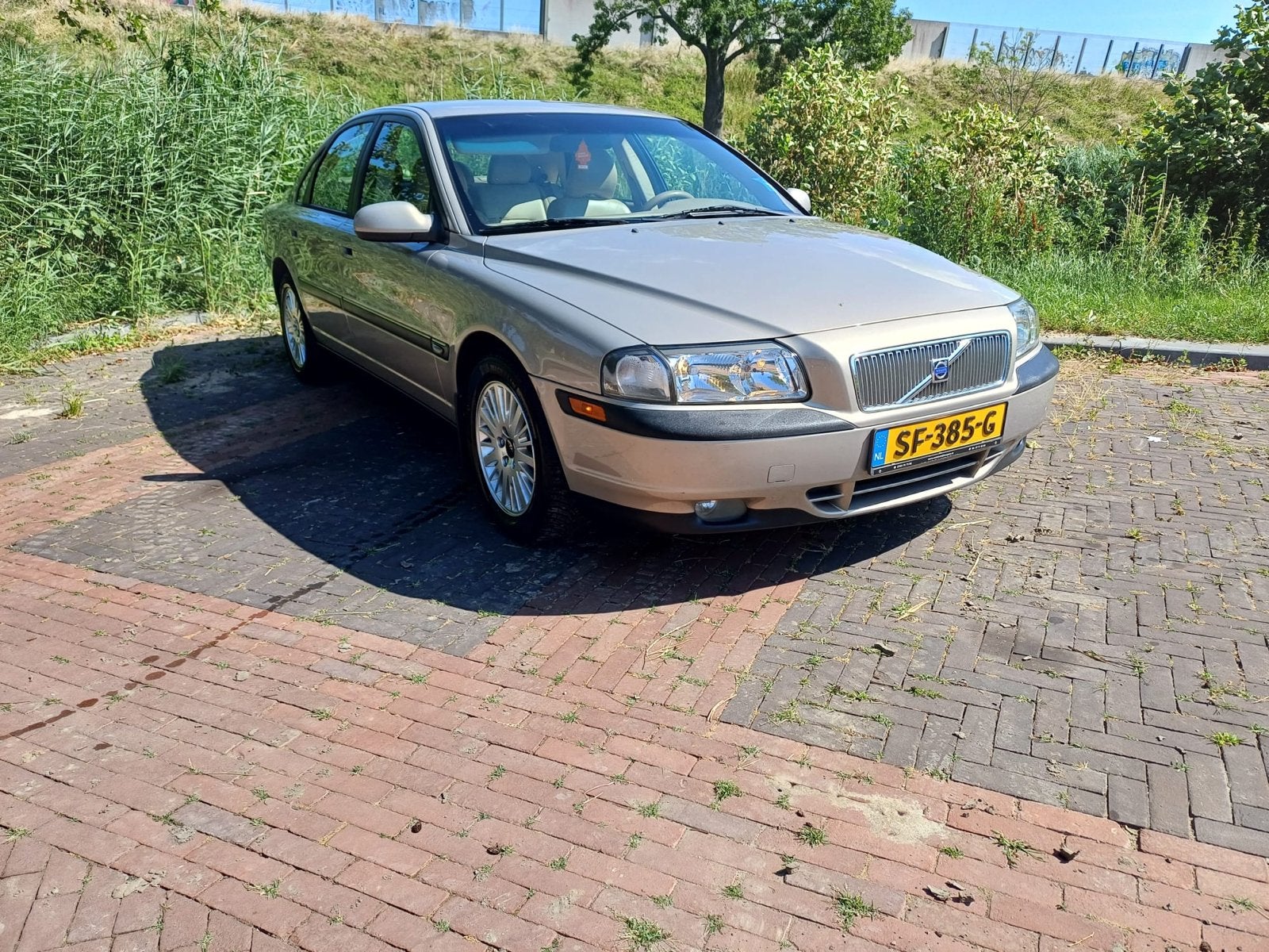 Volvo S80 2.0 T 2003 champagne, Auto's, Voorwielaandrijving, 163 pk, 10 km/l, Handgeschakeld