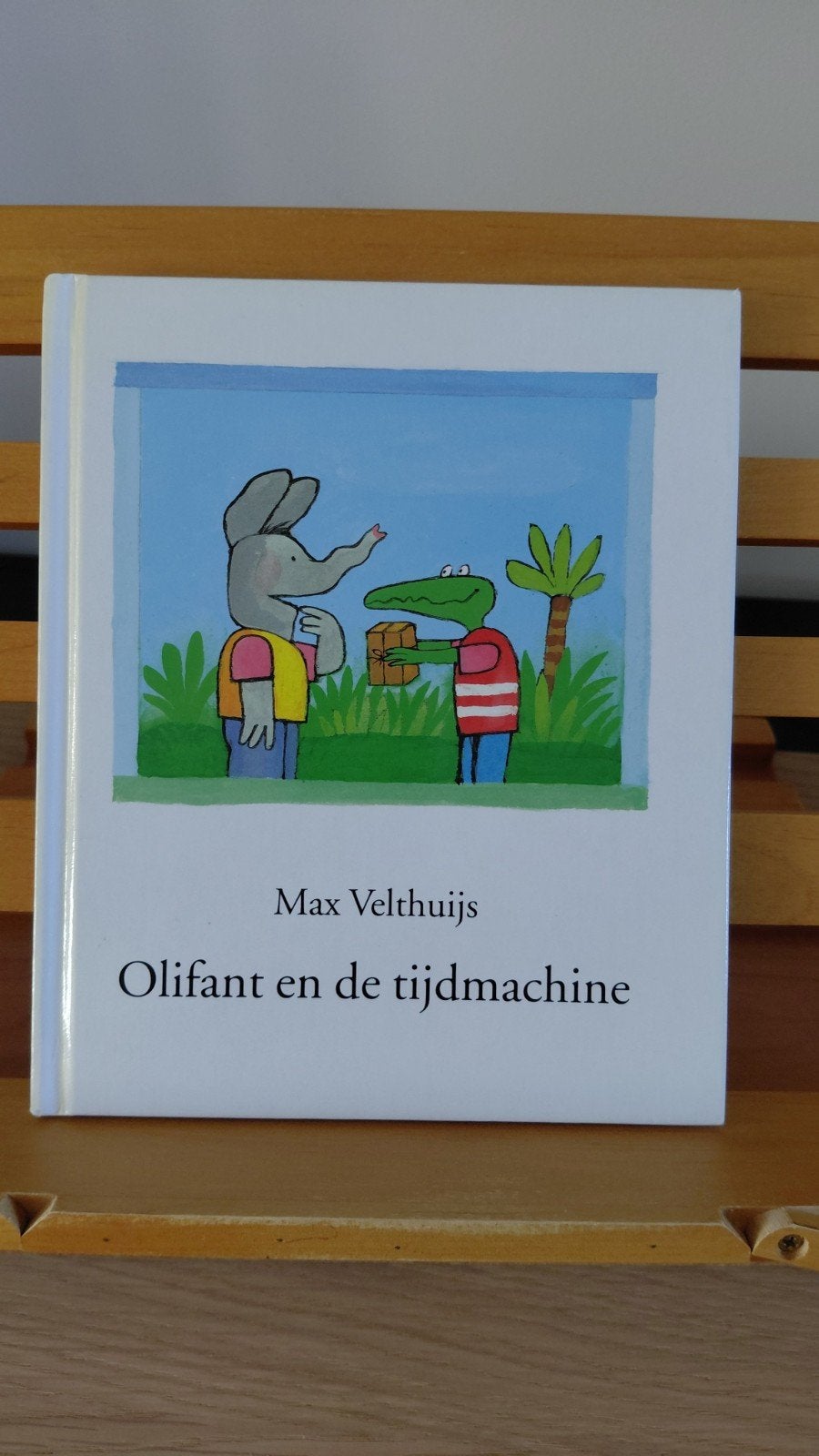 Olifant en de tijdmachine - Max Velthuijs, Ophalen of Verzenden, Zo goed als nieuw, Max Velthuijs, 2 tot 3 jaar