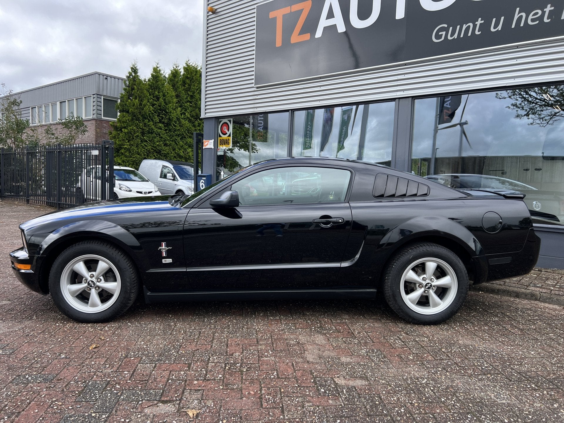 Ford USA Mustang 4.0 V6 Automaat (bj 2007), Gebruikt, 4 stoelen, Multifunctioneel stuurwiel, Zwart