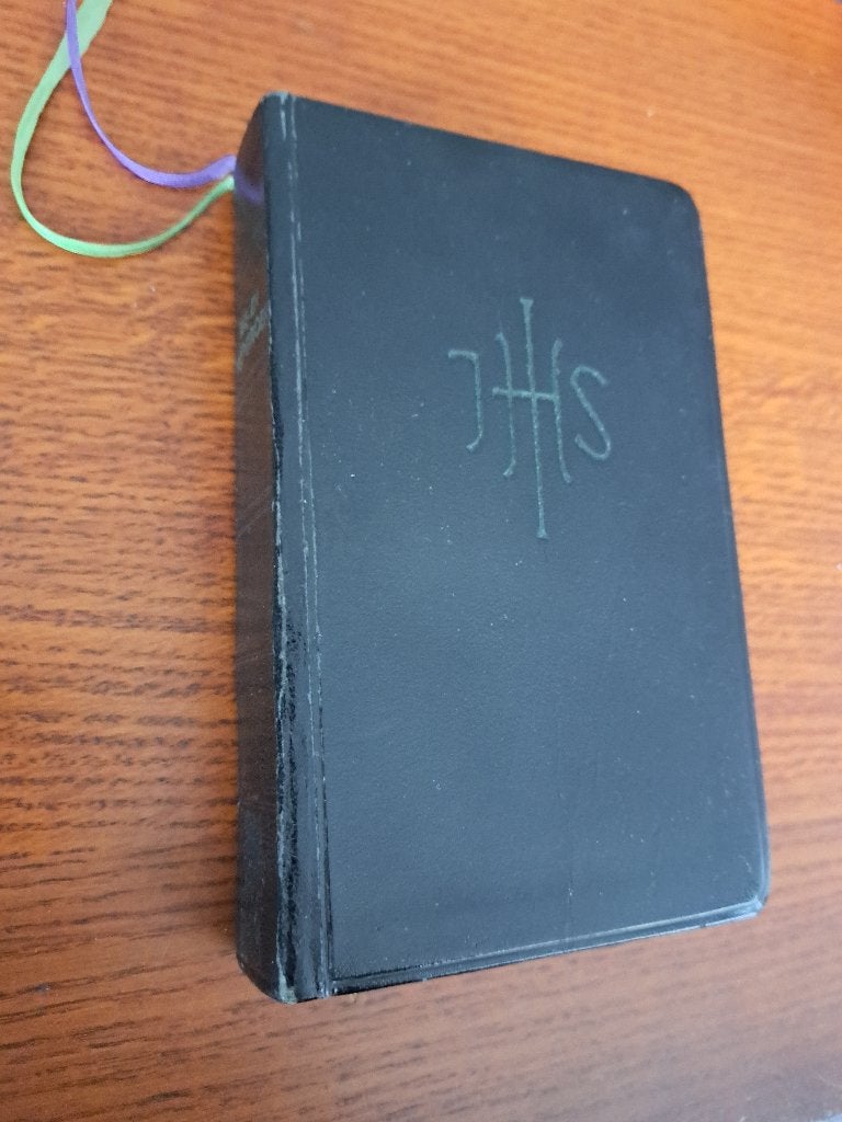Latijn-Nederlands Mis- en Vesperboek 1957 – Brepols, Ophalen of Verzenden, Gelezen, Christendom | Katholiek