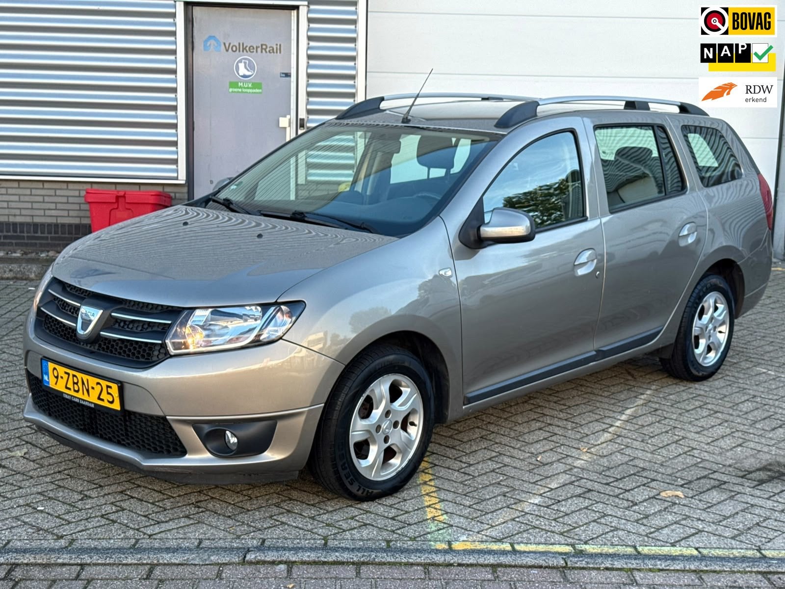 Dacia Logan MCV 0.9 TCe Prestige, Cruise, Navi, NAP, Auto's, Voorwielaandrijving, Zwart, Bruin, Origineel Nederlands