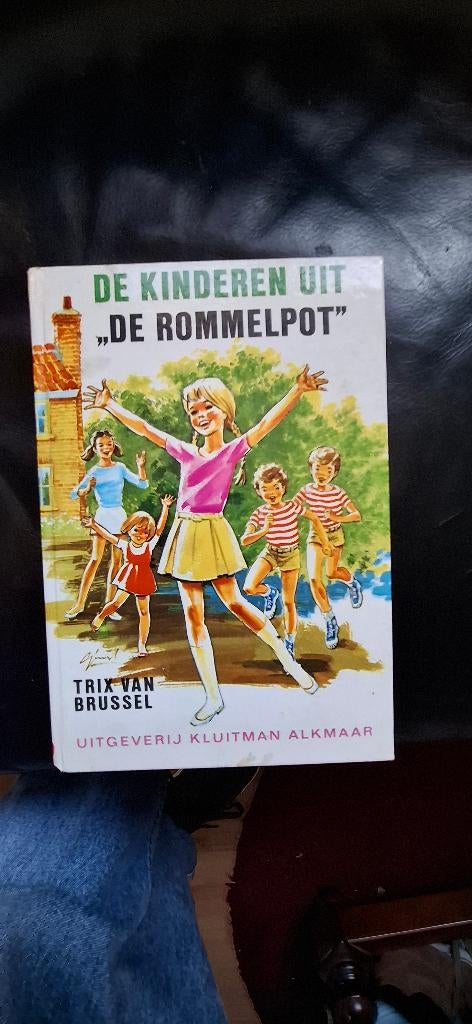 Trix van Brussel - Dolle weken voor Trix + 1, Ophalen of Verzenden, Gelezen