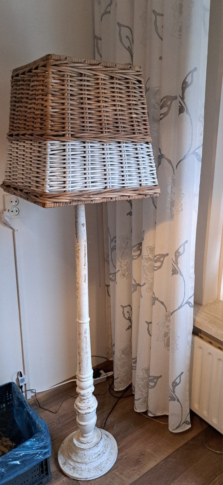 Rieten staande lamp, Huis en Inrichting, Lampen | Vloerlampen, Ophalen