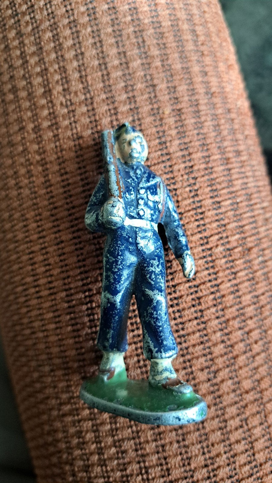 Vintage Loden Speelgoed Soldaatje - Blauw Uniform, Ophalen of Verzenden, Gebruikt