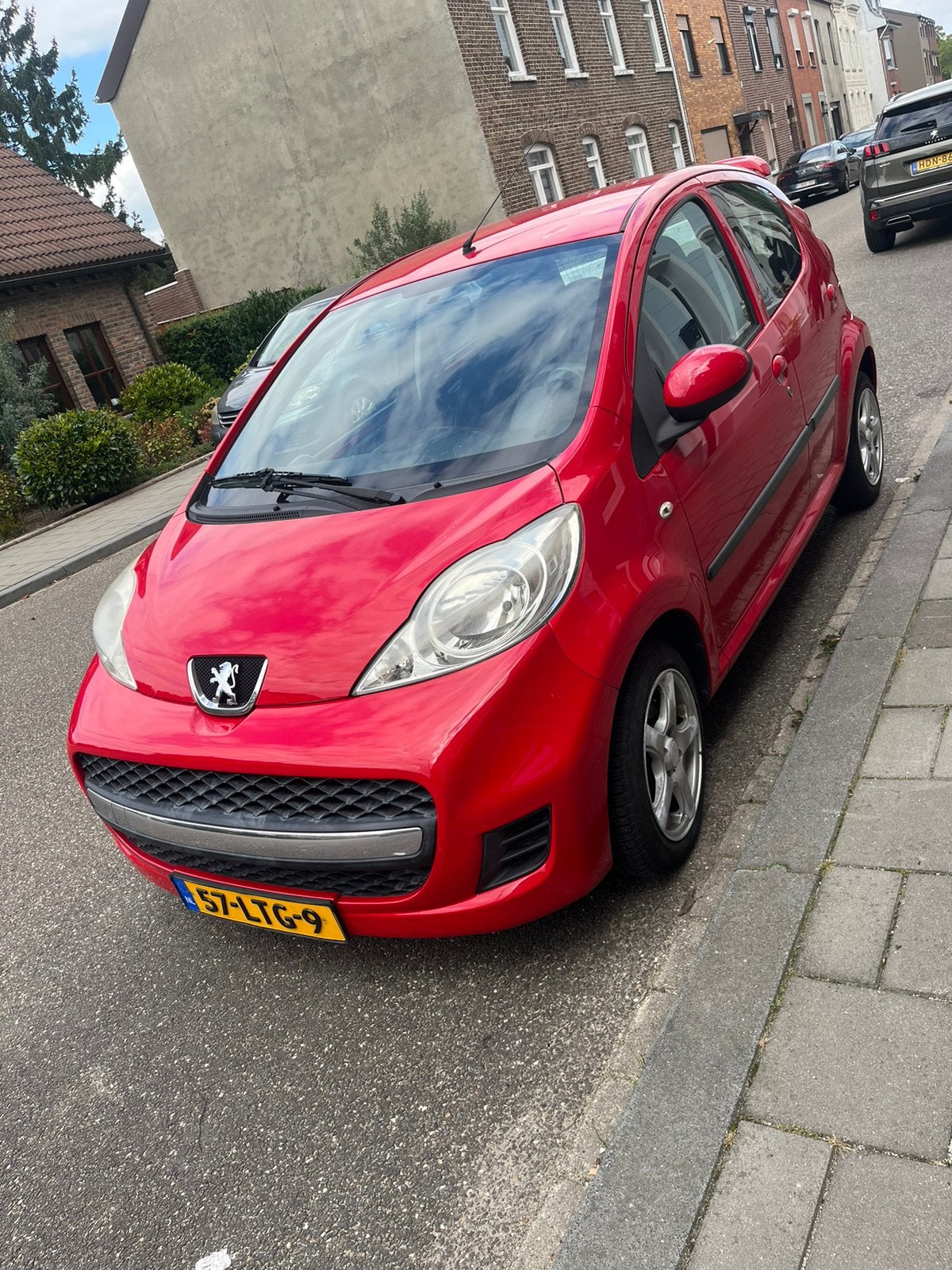 Peugeot 107 1.0 12V 5DR 2010 Rood, Voorwielaandrijving, 4 stoelen, 68 pk, Origineel Nederlands