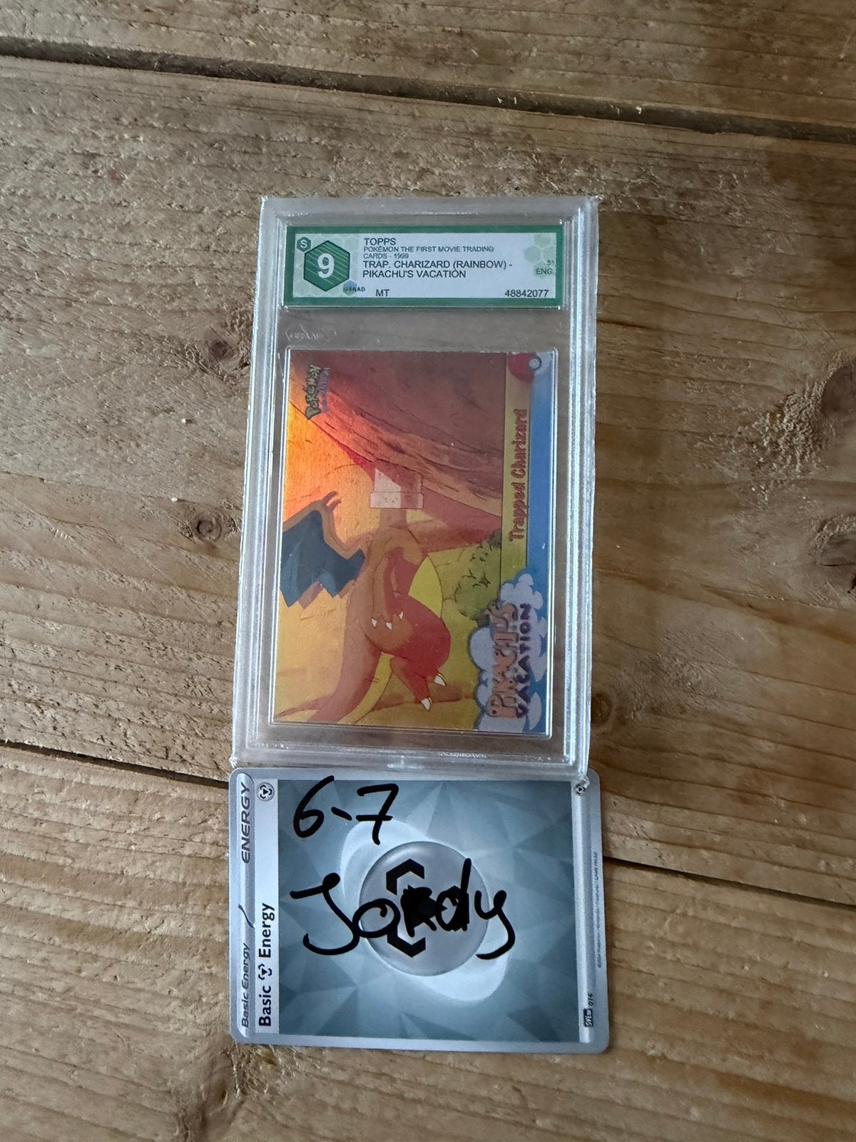 Topps trapped charizard rainbow foil, Ophalen of Verzenden, Zo goed als nieuw, Foil