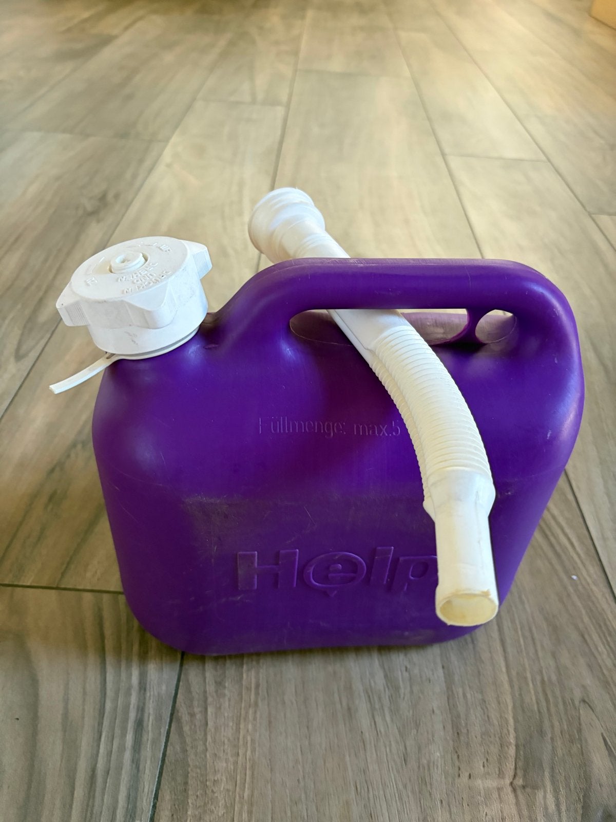 Paarse jerrycan met schenktuit - 5 liter, Auto diversen, Ophalen of Verzenden