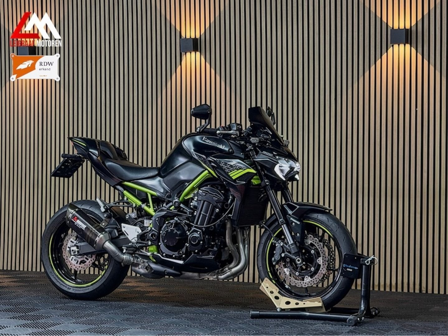 KAWASAKI Z900 PERFORMANCE - Akrapovic - TFT scherm