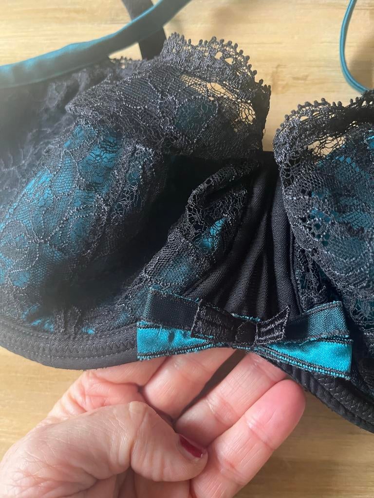 Marie Jo Lingerie Set: BH 80D, Slip 40, String 40, Jarretel, Kleding | Dames, Ondergoed en Lingerie, Ophalen of Verzenden, Zwart