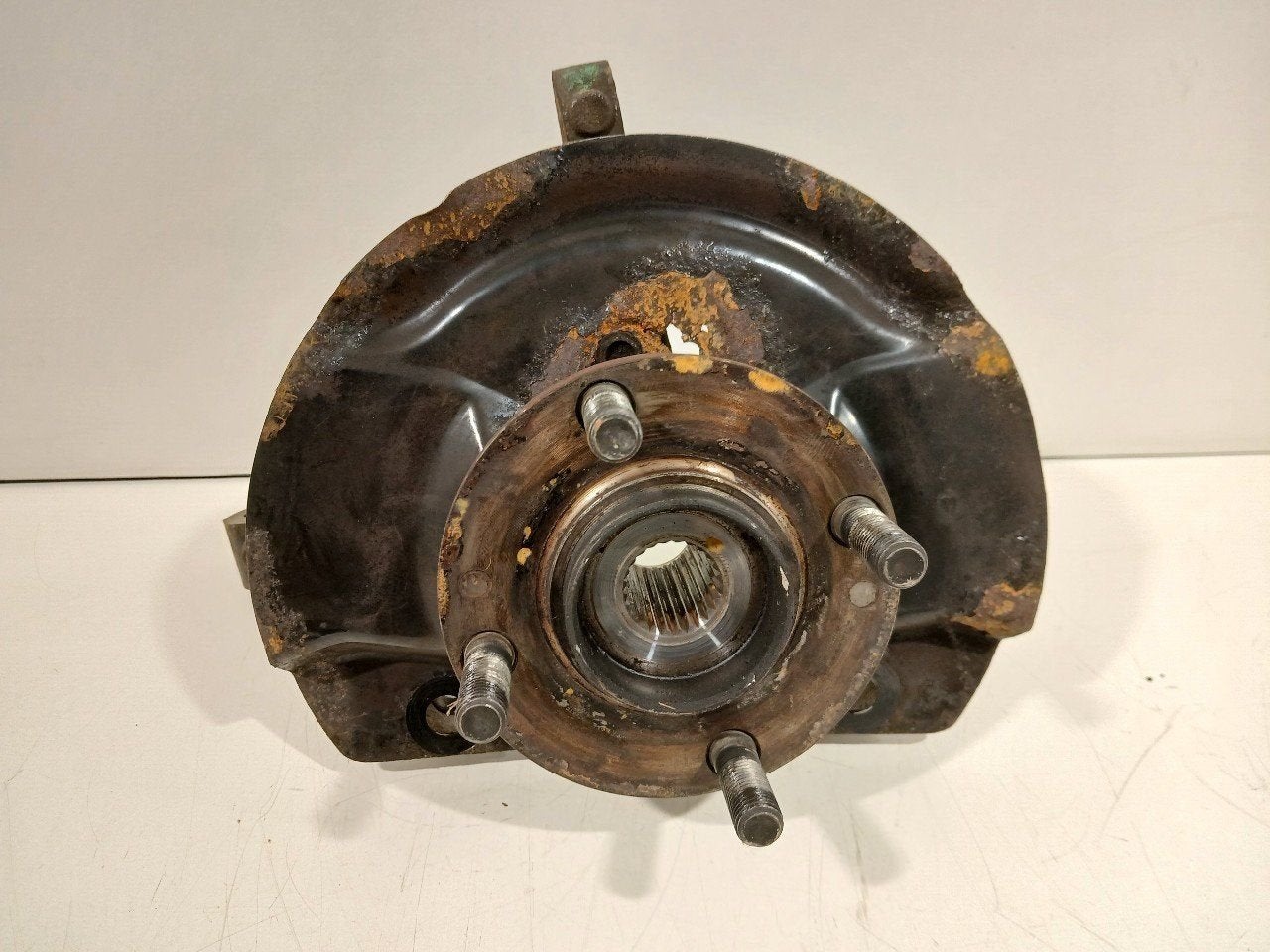 Wielnaaf links voor Mitsubishi Space Star, Onderdelen@venauto.nl, Van der Ven Autorecycling B.V., Gebruikt, Ettenseweg 76, 4706 PB Roosendaal, The Netherlands