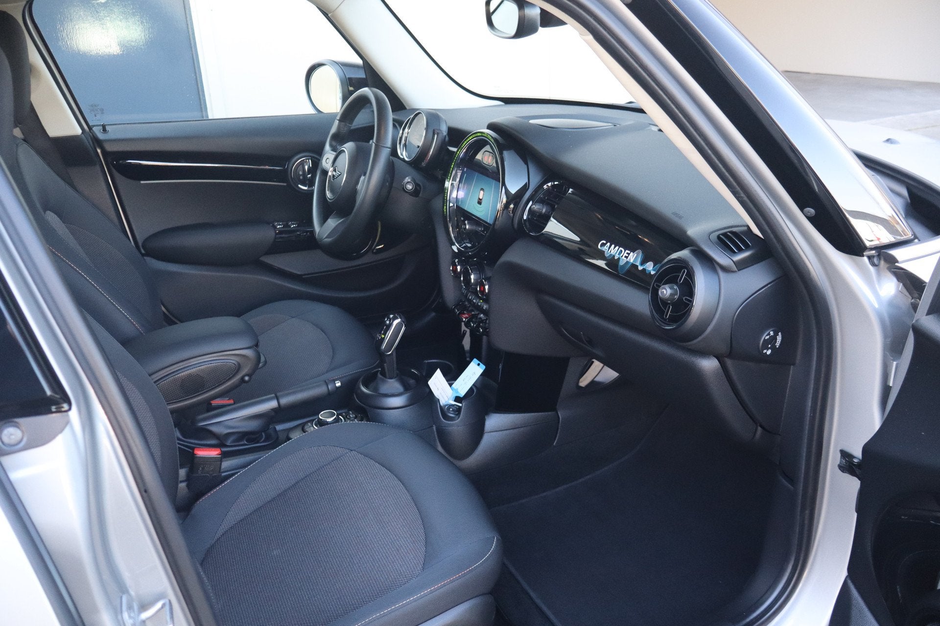 MINI Mini 1.5 Cooper Camden Edition - NL- Auto! Climate I Ap, Auto's, Mini, 136 pk, Gebruikt, Euro 6, Origineel Nederlands