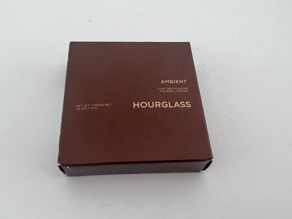 Hourglass lighting powder, Sieraden, Tassen en Uiterlijk, Uiterlijk | Cosmetica en Make-up, Ophalen, Bruin, Gehele gezicht, Nieuw