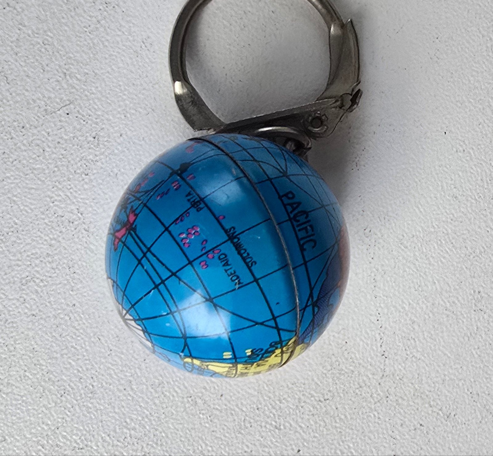 Sleutelhanger met wereldbol, Ophalen of Verzenden, Gebruikt, Overige typen