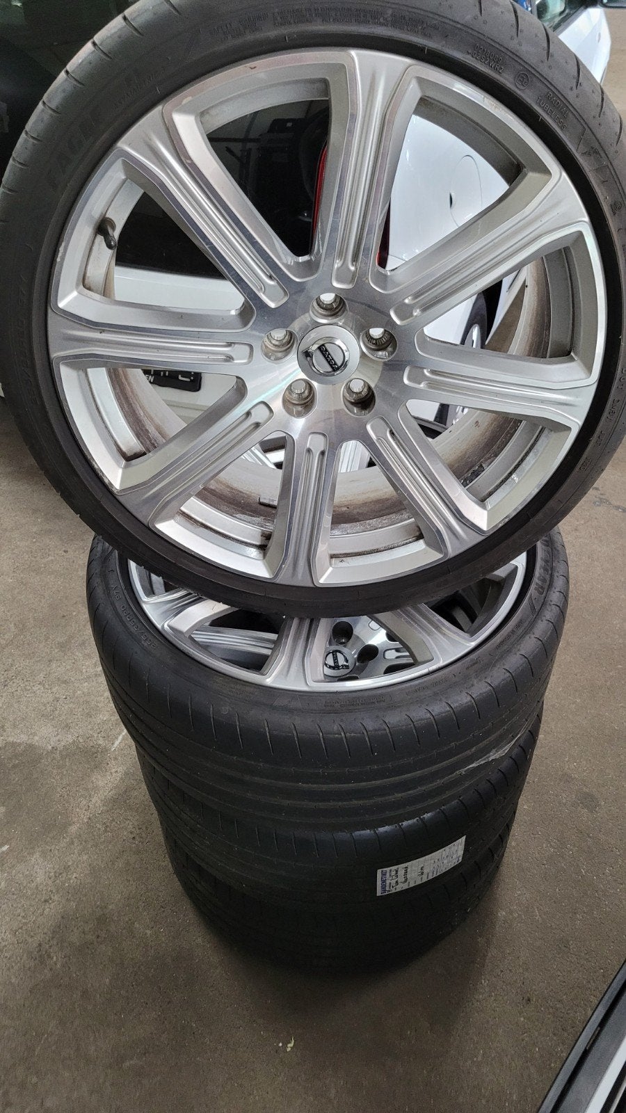 Volvo 20 inch velgen met Goodyear zomerbanden, Auto-onderdelen, Gebruikt, Banden en Velgen, Ophalen of Verzenden, 235 mm