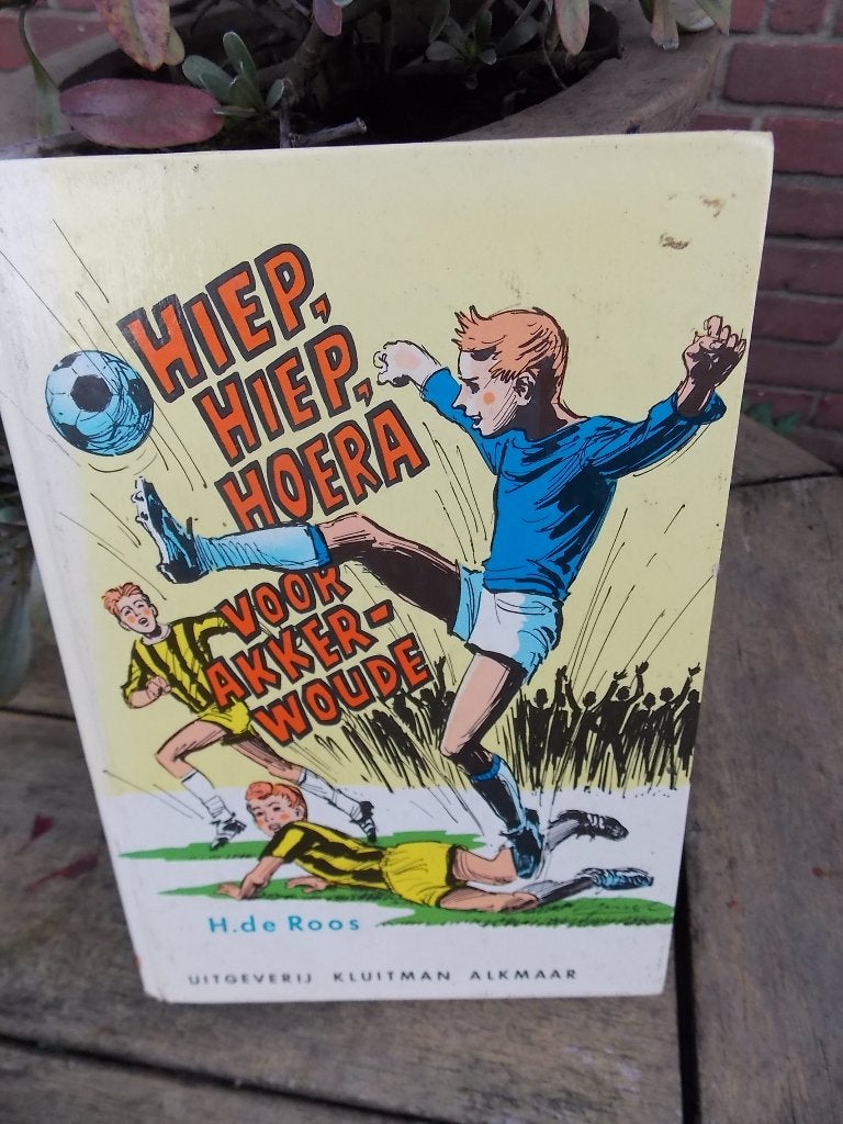 Hiep, Hiep, Hoera voor Akkerwoude - H. de Roos, Gelezen, H. de Roos, Ophalen of Verzenden, Fictie