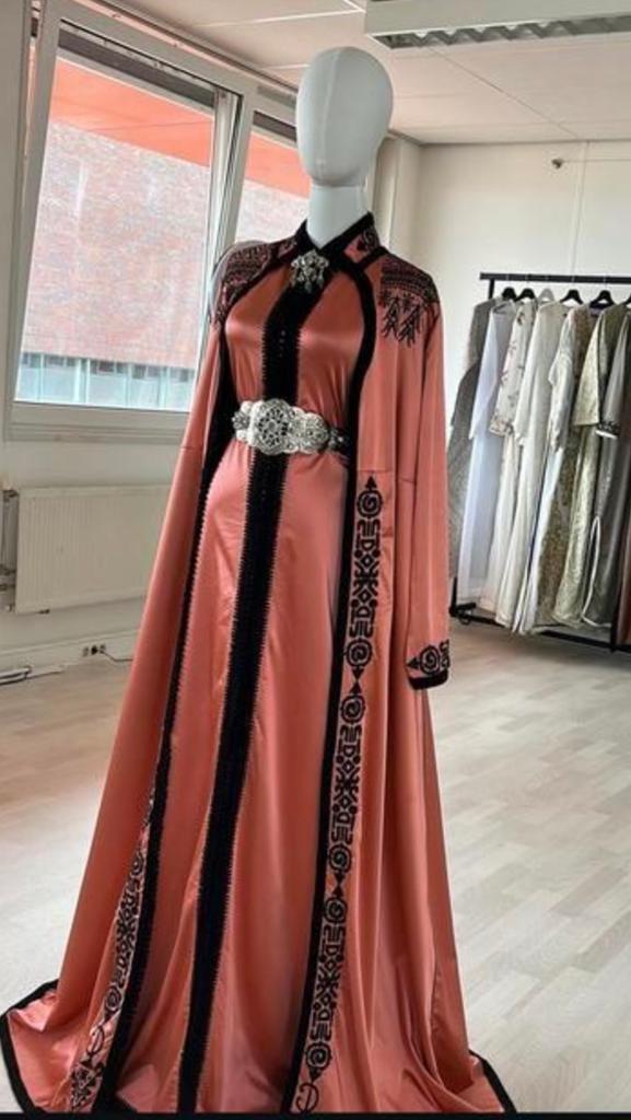 Takchita te koop, Ophalen of Verzenden, Zo goed als nieuw, Maat 38/40 (M), Overige typen