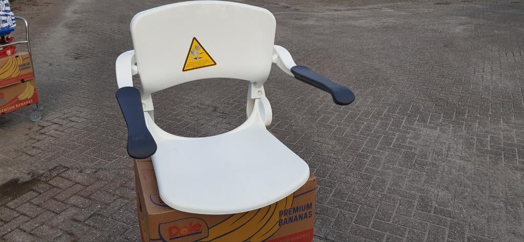 Z.G.A.N LINIDO DOUCHESTOEL VOOR AAN DE WAND, Ophalen of Verzenden