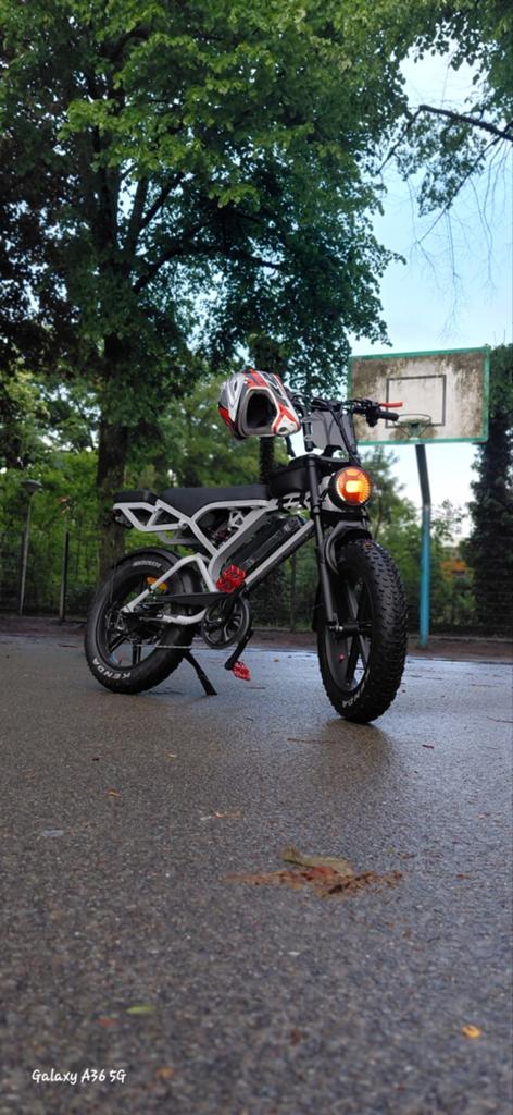 Custom fatbike v20 pro, Fietsen en Brommers, Elektrische fietsen, Overige merken, Ophalen of Verzenden, Zo goed als nieuw, 59 cm of meer