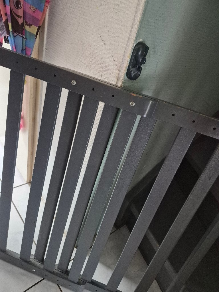 2 Traphekjes zwart en grijs Noma, Kinderen en Baby's, Traphekjes, Ophalen, Zo goed als nieuw, Metaal of IJzer, Schroefhekje