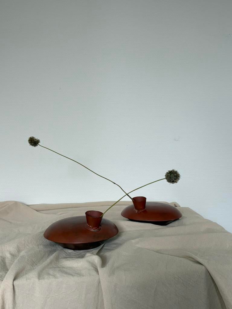 Vintage set terrakleurige metalen asymmetrische vazen d17cm, Huis en Inrichting, Overige materialen, Overige kleuren, Ophalen of Verzenden