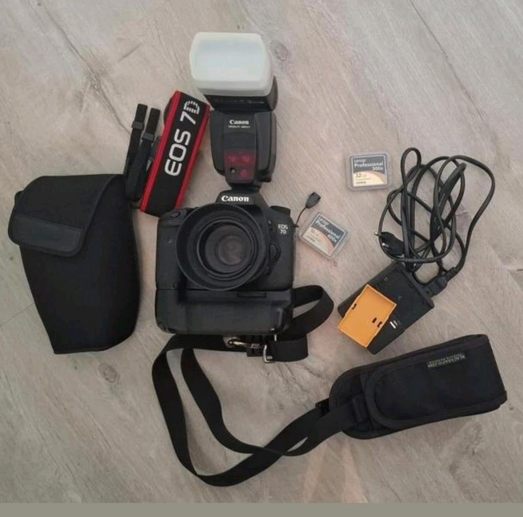 Canon EOS 7D spiegelreflexcamera +flitser+ batterijgrip+div, Ophalen of Verzenden, Gebruikt, Spiegelreflex, Canon