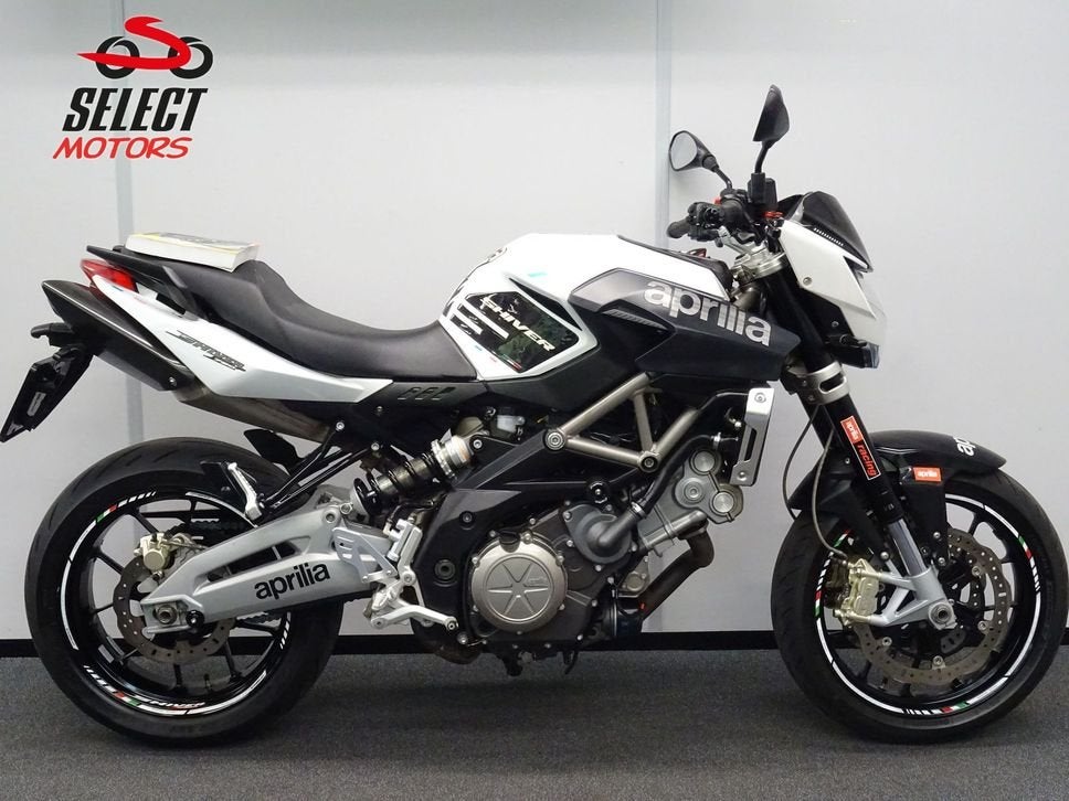 MOOIE APRILIA SL 750 SHIVER 35 kw A2 (2011), Motoren, 750 cc, 2 cilinders, Onbekend, APRILIA