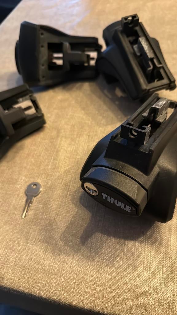 Dakdrager set thule 757, Ophalen of Verzenden, Gebruikt