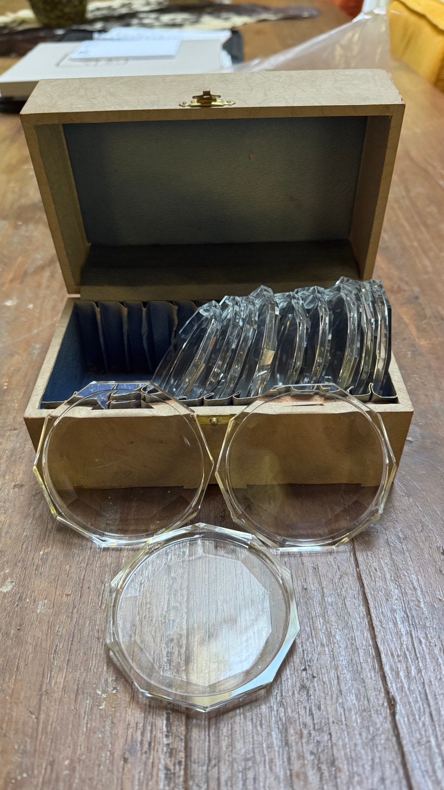 12 Onderzetters geslepen glas, Ophalen