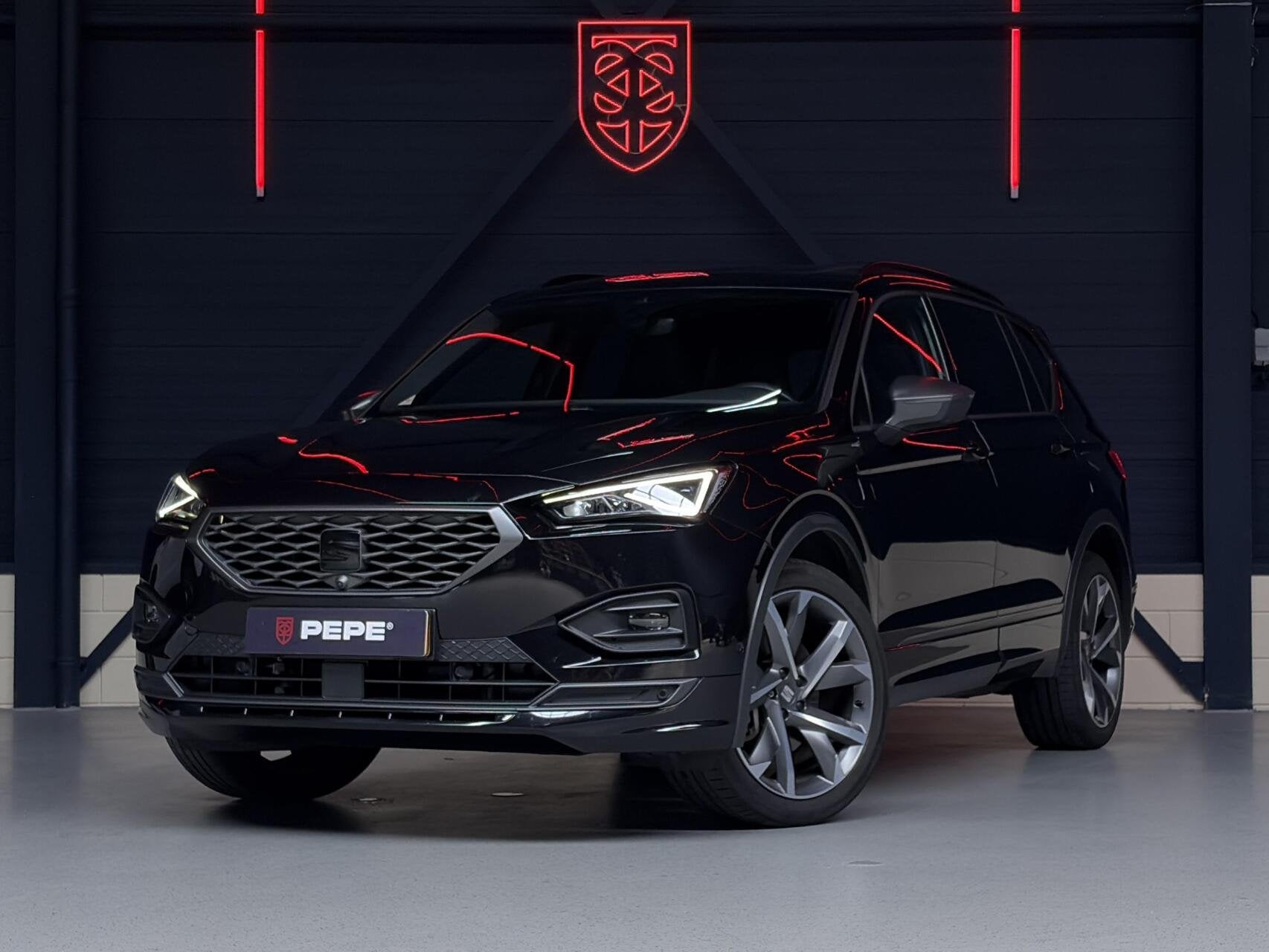 Seat Tarraco 1.4 TSI e-Hybrid PHEV FR |PANO|TRAVEL-ASSIST|ME, Auto's, 4 cilinders, Zwart, Hybride Elektrisch/Benzine, SUV of Terreinwagen