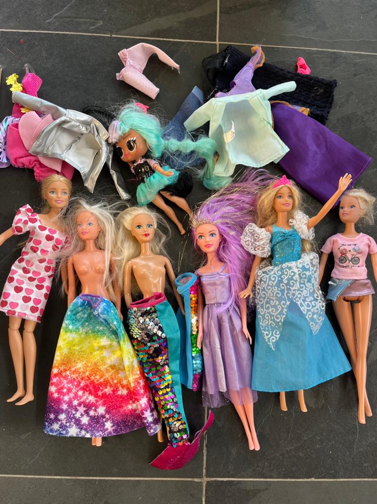 Barbies ed met kleding, Ophalen of Verzenden, Zo goed als nieuw, Barbie