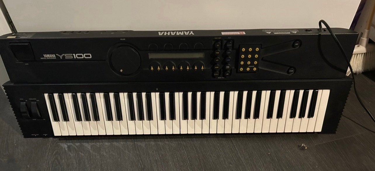 Yamaha YS100 digitale synthesizer, Ophalen of Verzenden, Zo goed als nieuw, 61 toetsen, Yamaha