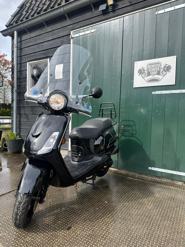 In nieuwstaat: Sym Fiddle 2 E5 | 2021 45km/h - full black, Fietsen en Brommers, Scooters | Aprilia, Zo goed als nieuw, Overige modellen