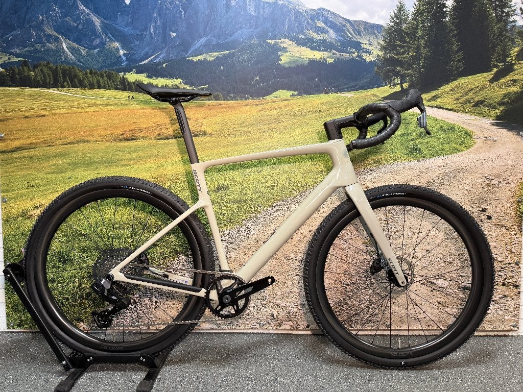 Scott Addict Gravel 30 L 2027 Rival AXS CarbonWielen €3999,-