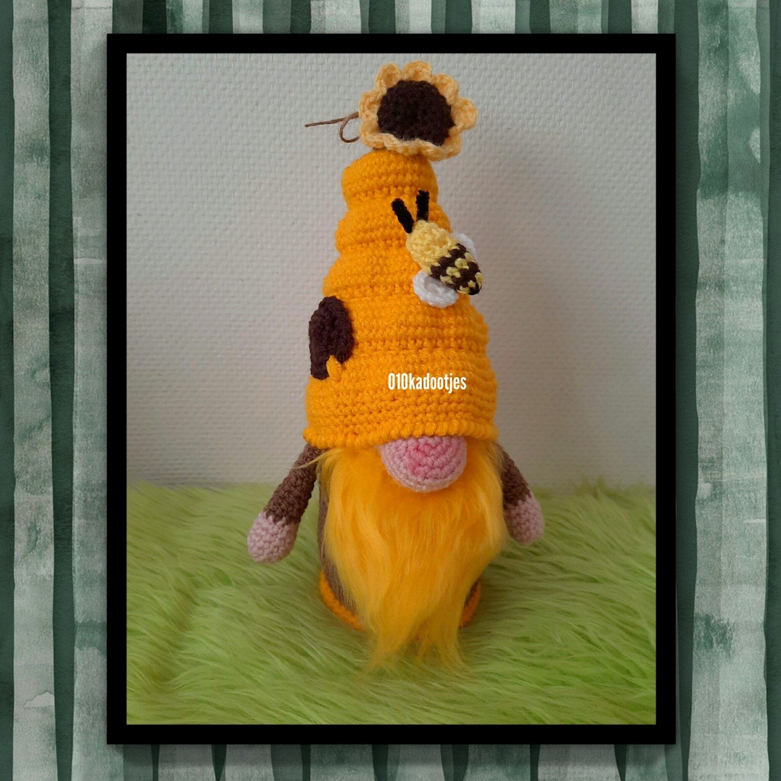 Nieuwe zelfgehaakte knuffel. Leuke bijenkorf gnoom, dwerg., Ophalen of Verzenden, Haken, Overige typen