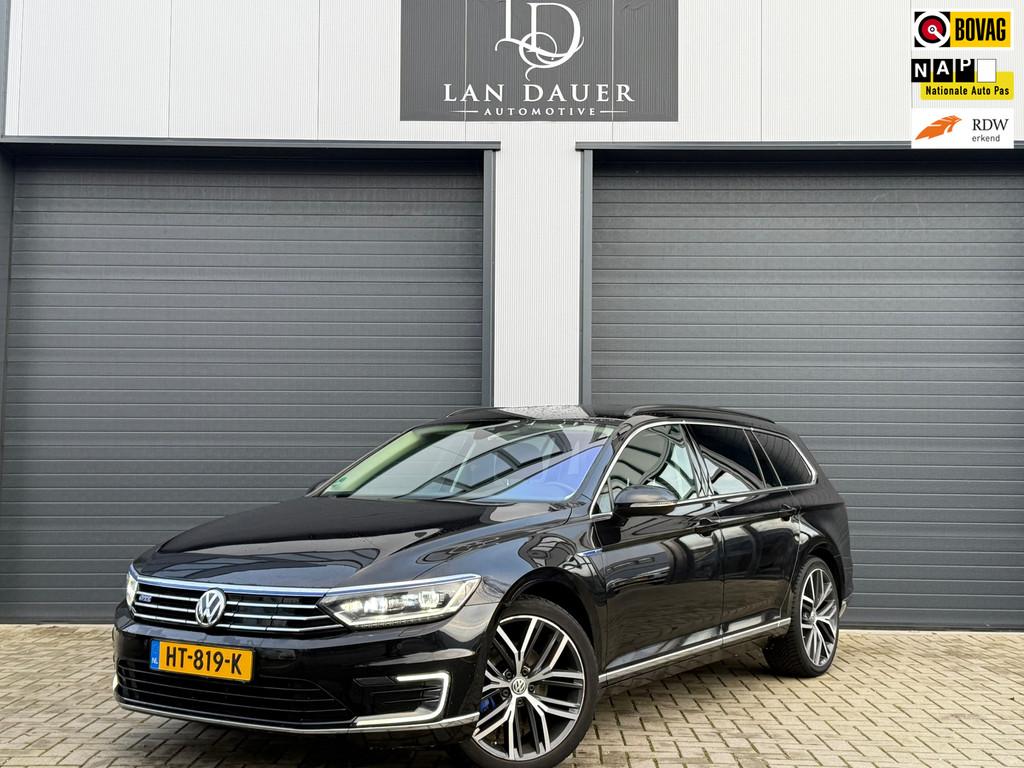Volkswagen Passat Variant 1.4 TSI GTE Highline / LUXE, Auto's, Gebruikt, Zwart, Hybride Elektrisch/Benzine, 1600 kg