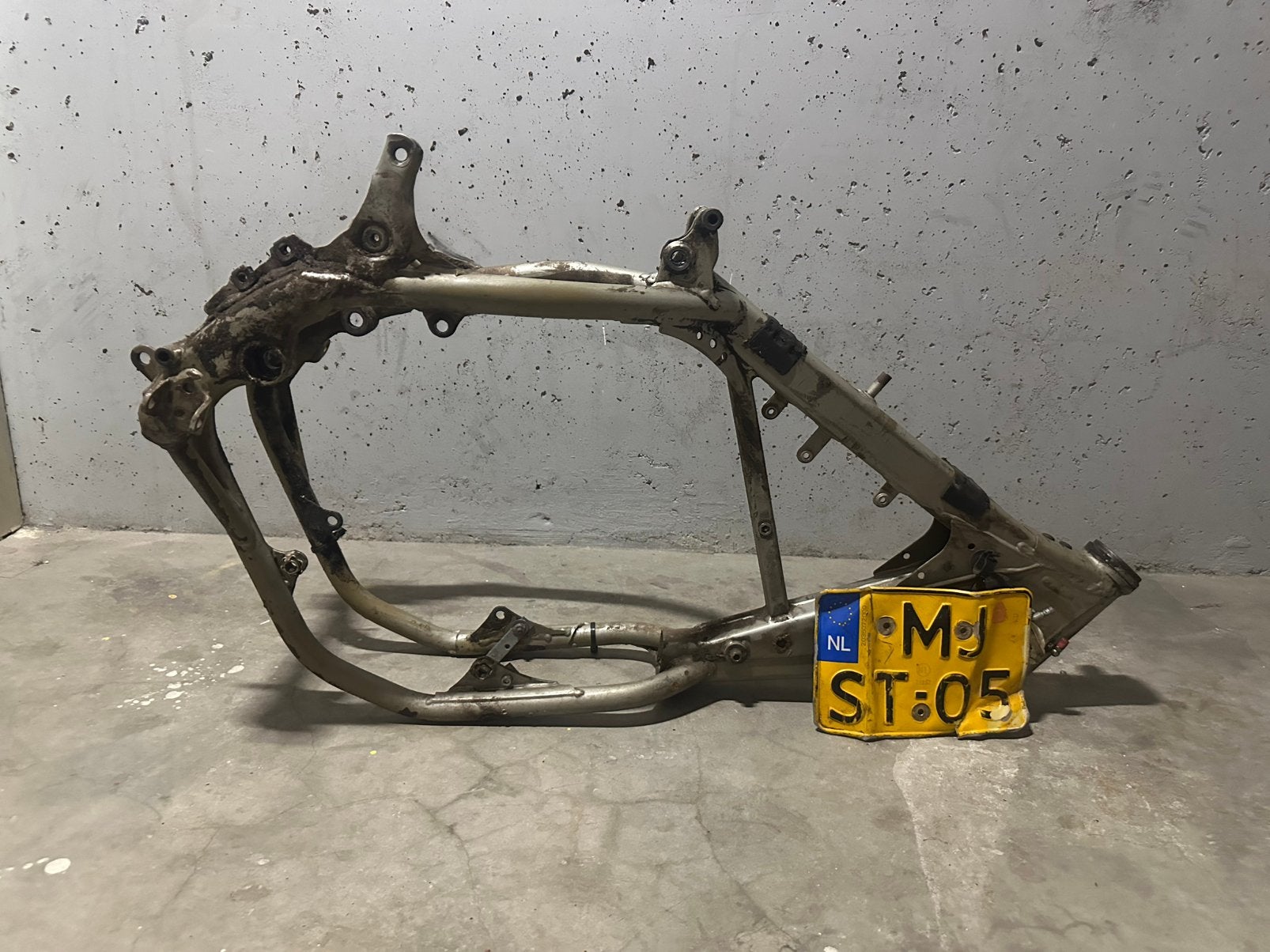 Ktm exc 450 bouwjaar 2003 frame met kenteken, Ophalen